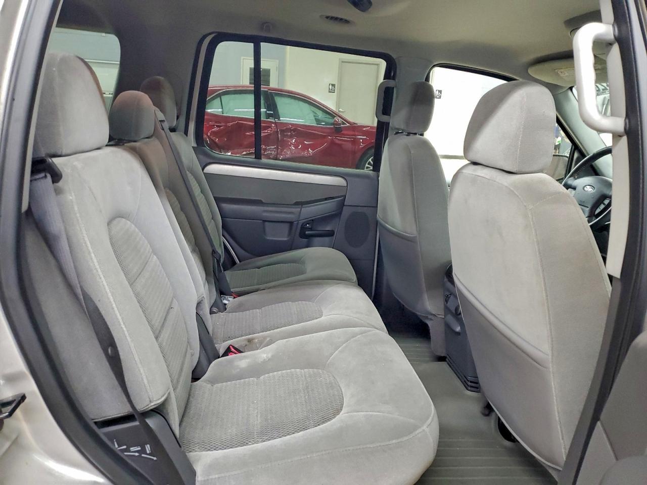 2004 FORD EXPLORER XLT photo 11