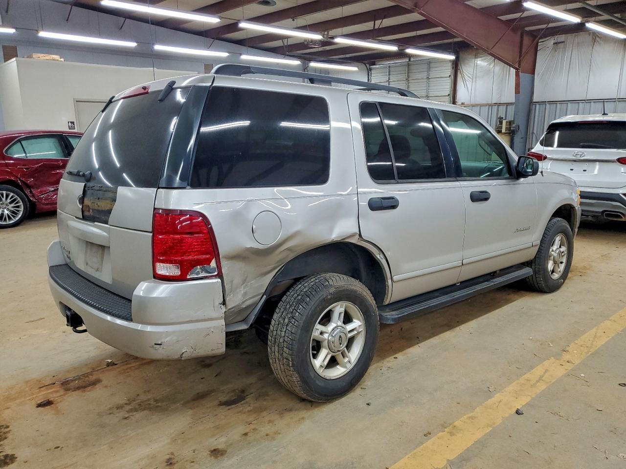2004 FORD EXPLORER XLT photo 3