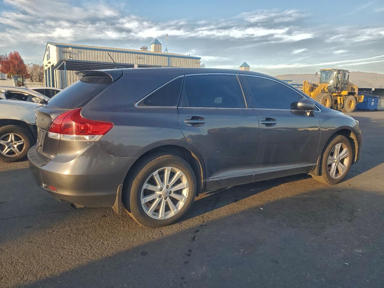 2012 TOYOTA VENZA LE photo 3