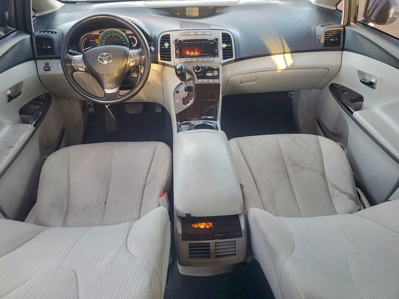 2012 TOYOTA VENZA LE photo 8