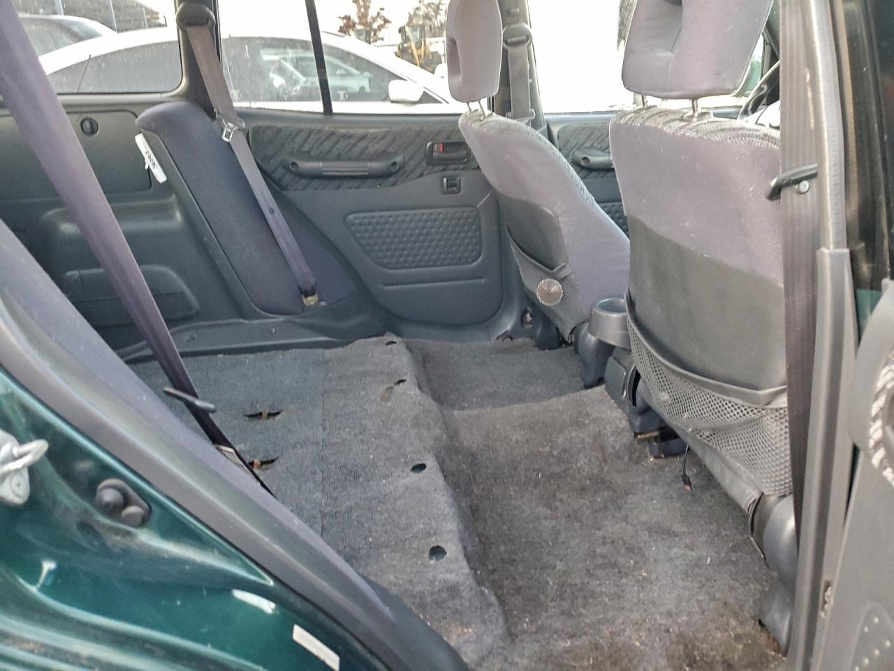 2000 TOYOTA RAV4 photo 11