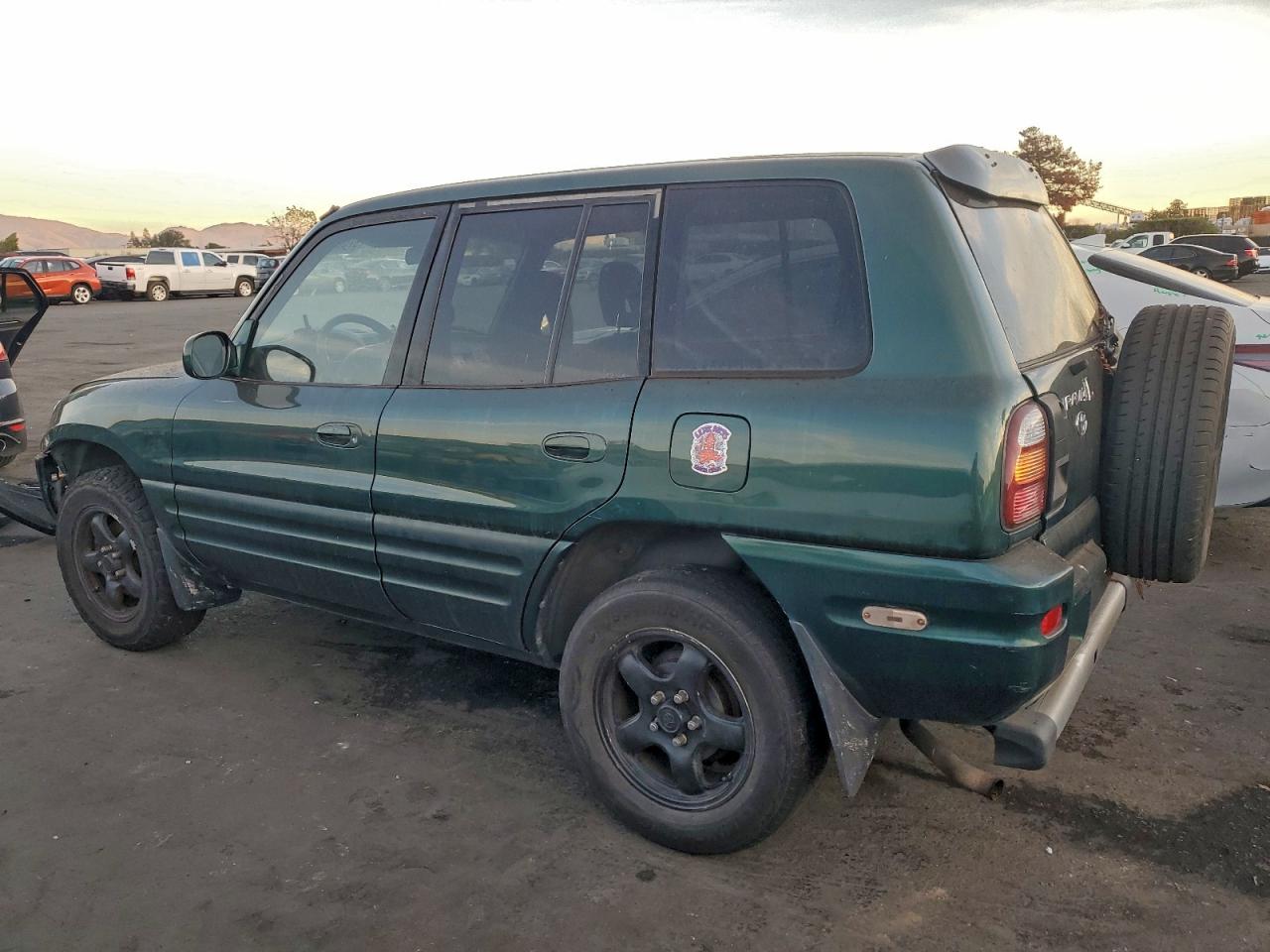 2000 TOYOTA RAV4 photo 2