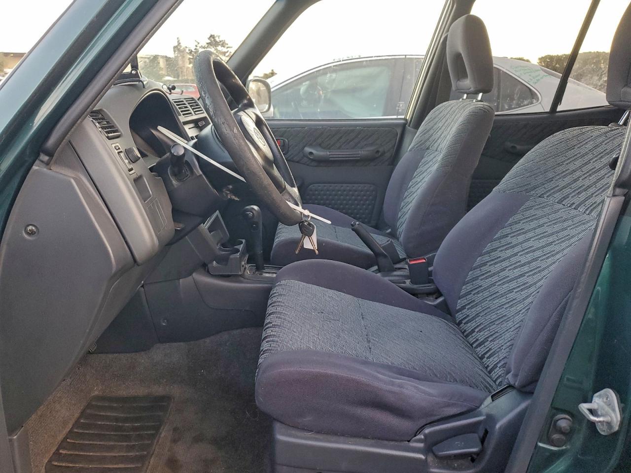 2000 TOYOTA RAV4 photo 7