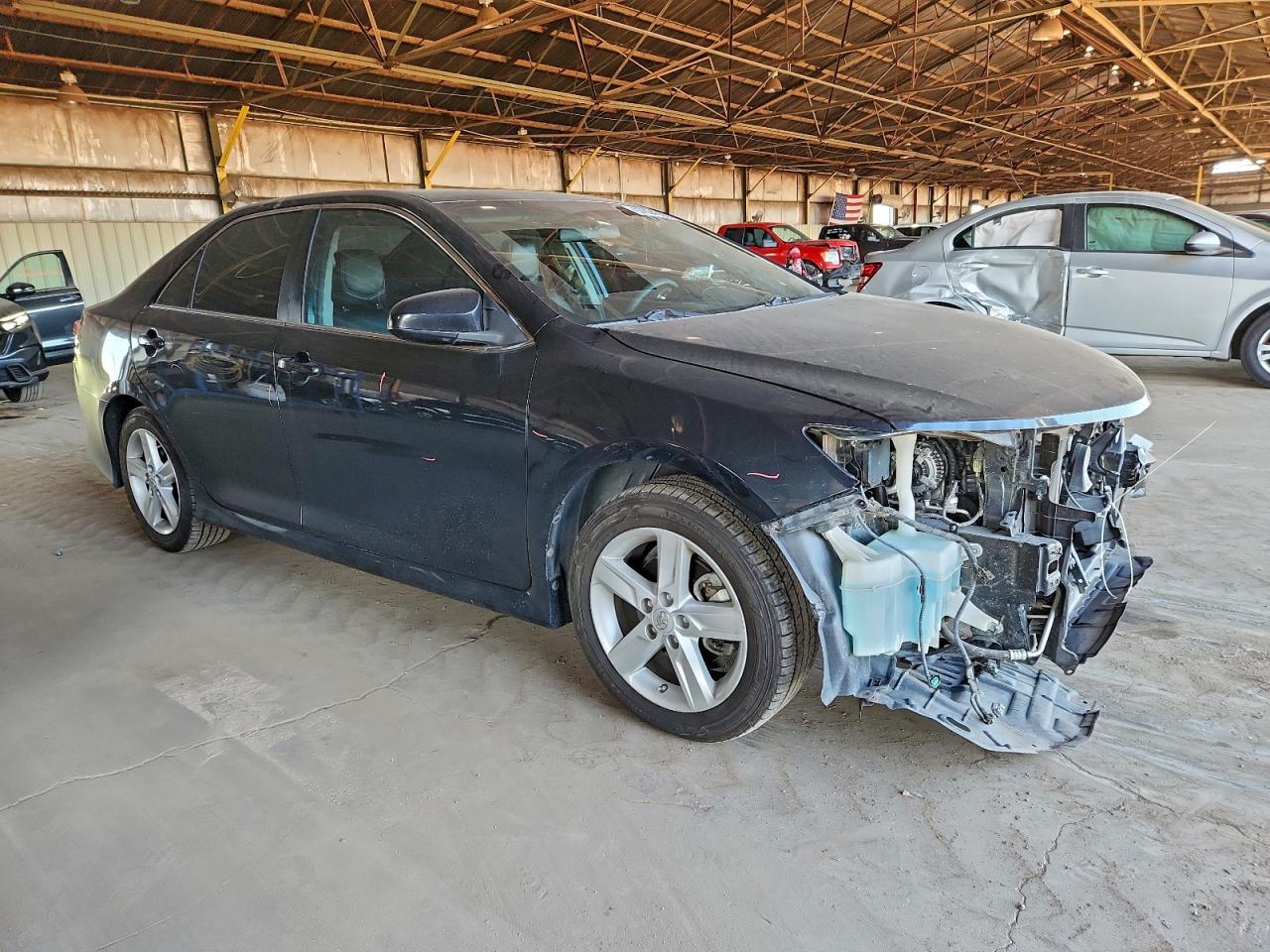 2013 TOYOTA CAMRY L photo 4