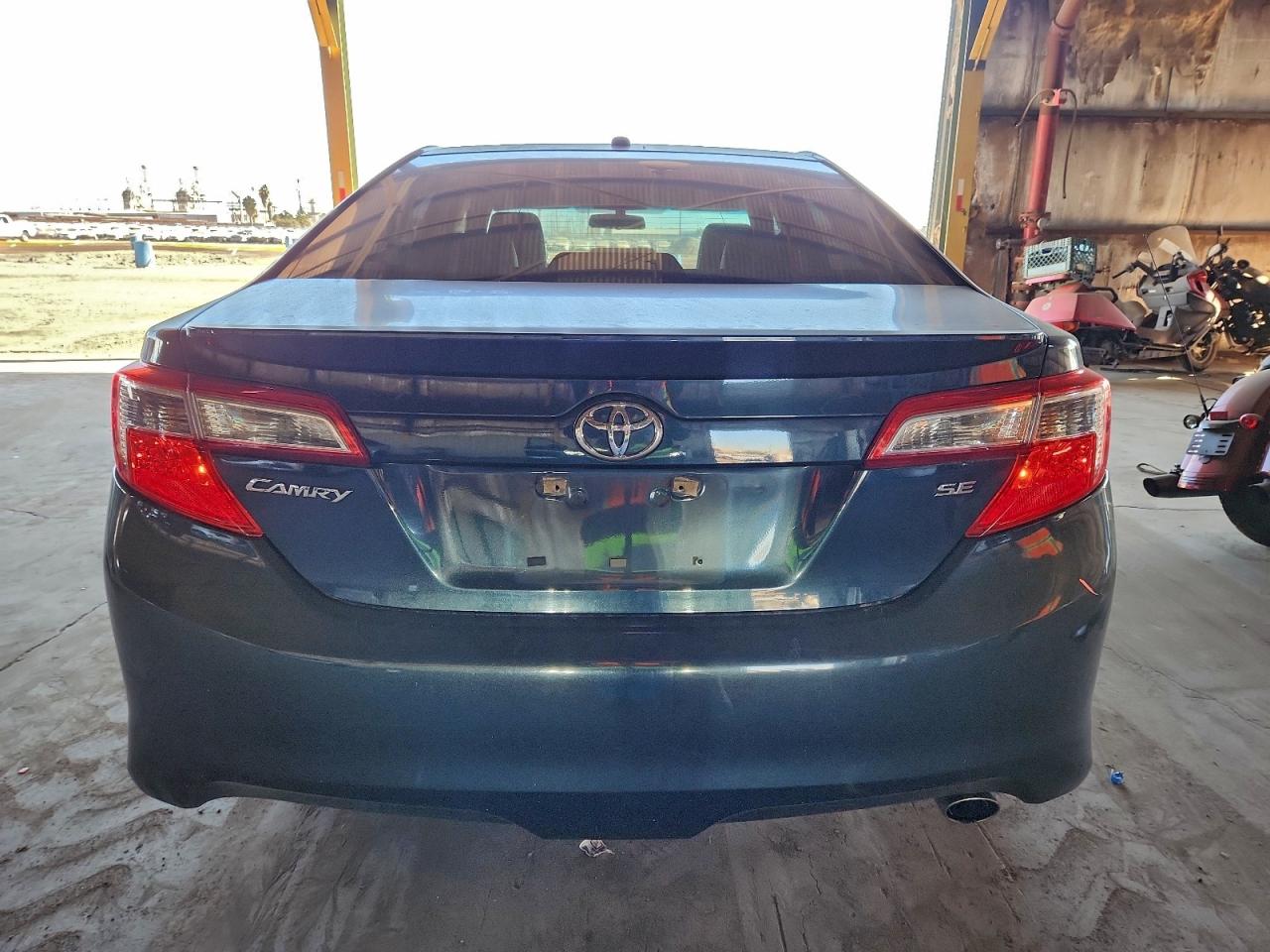 2013 TOYOTA CAMRY L photo 6