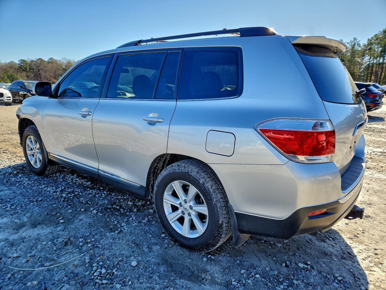 2011 TOYOTA HIGHLANDER BASE photo 2