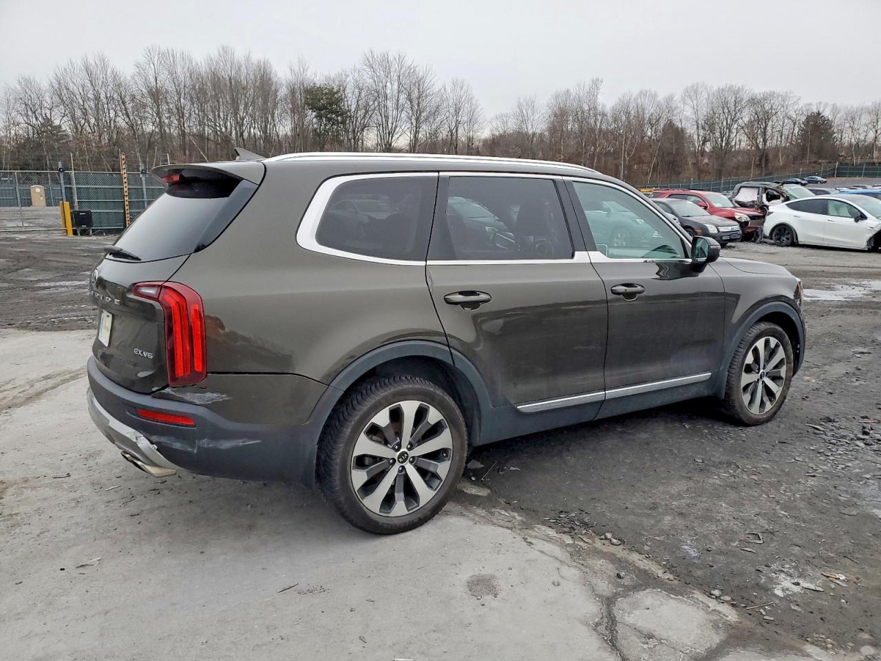 2021 KIA TELLURIDE EX photo 3