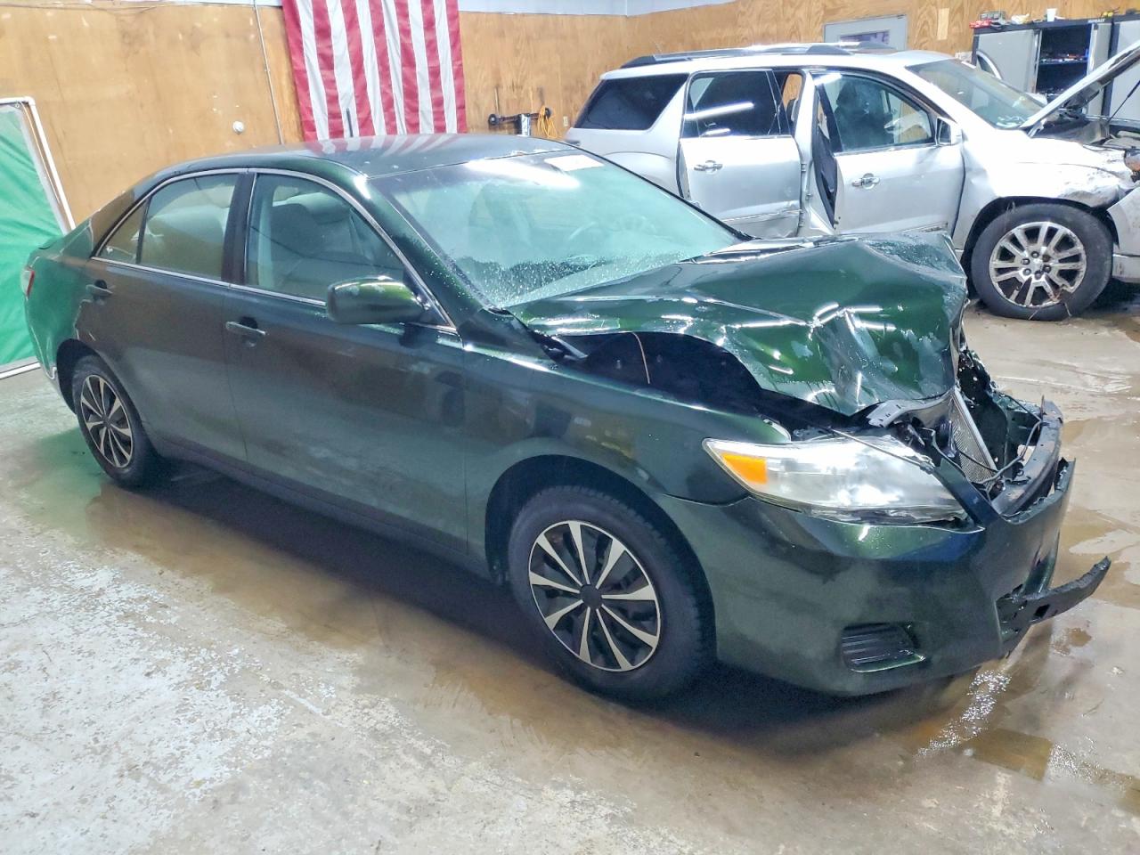 2010 TOYOTA CAMRY BASE photo 4