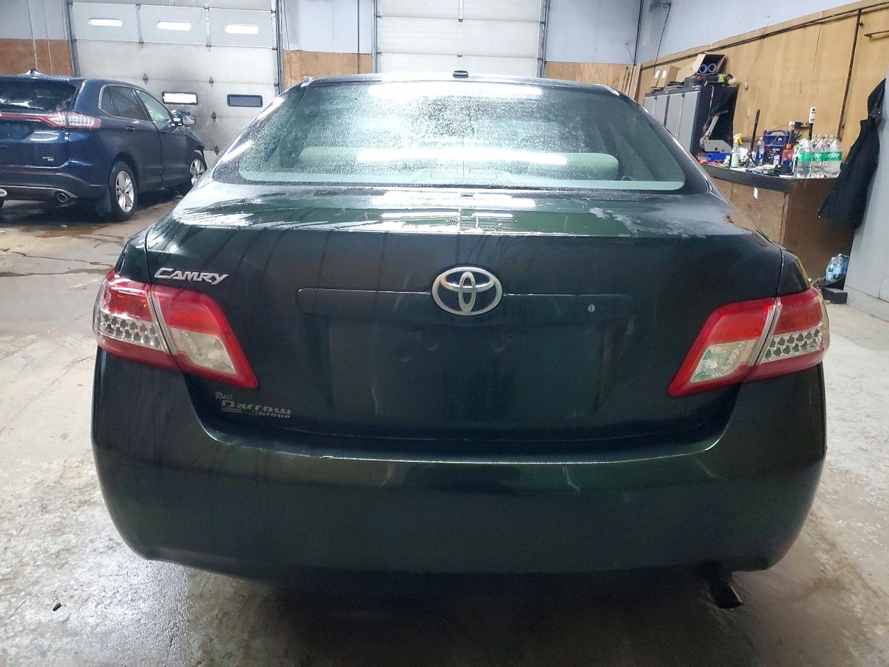 2010 TOYOTA CAMRY BASE photo 6