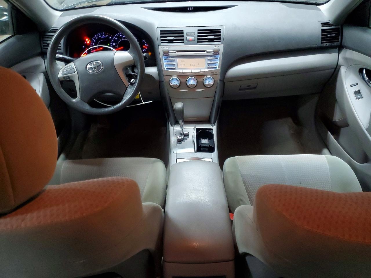 2010 TOYOTA CAMRY BASE photo 8