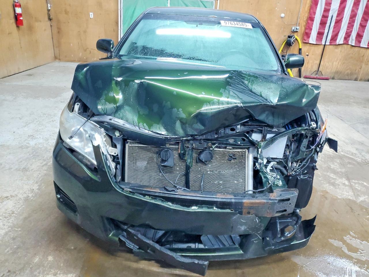 2010 TOYOTA CAMRY BASE photo 5