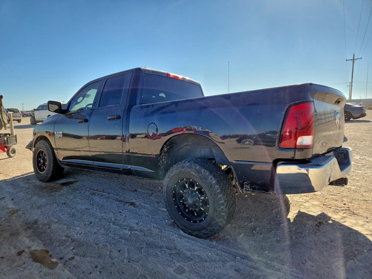 2019 RAM 1500 CLASSIC TRADESMAN photo 2