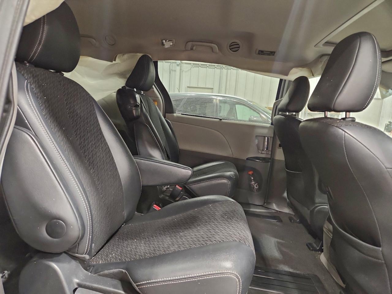2014 TOYOTA SIENNA SPORT photo 11