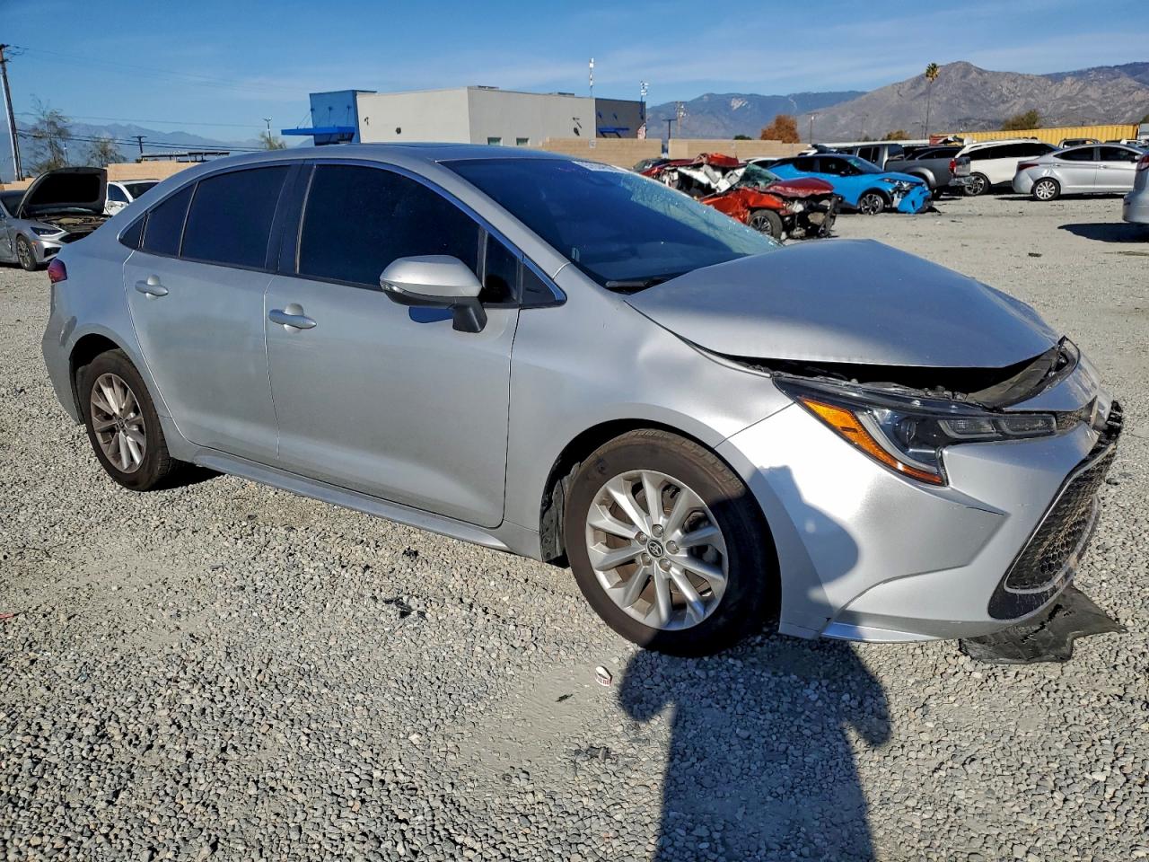 2020 TOYOTA COROLLA XLE photo 4