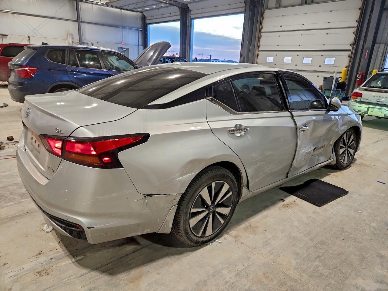 2019 NISSAN ALTIMA SL photo 3