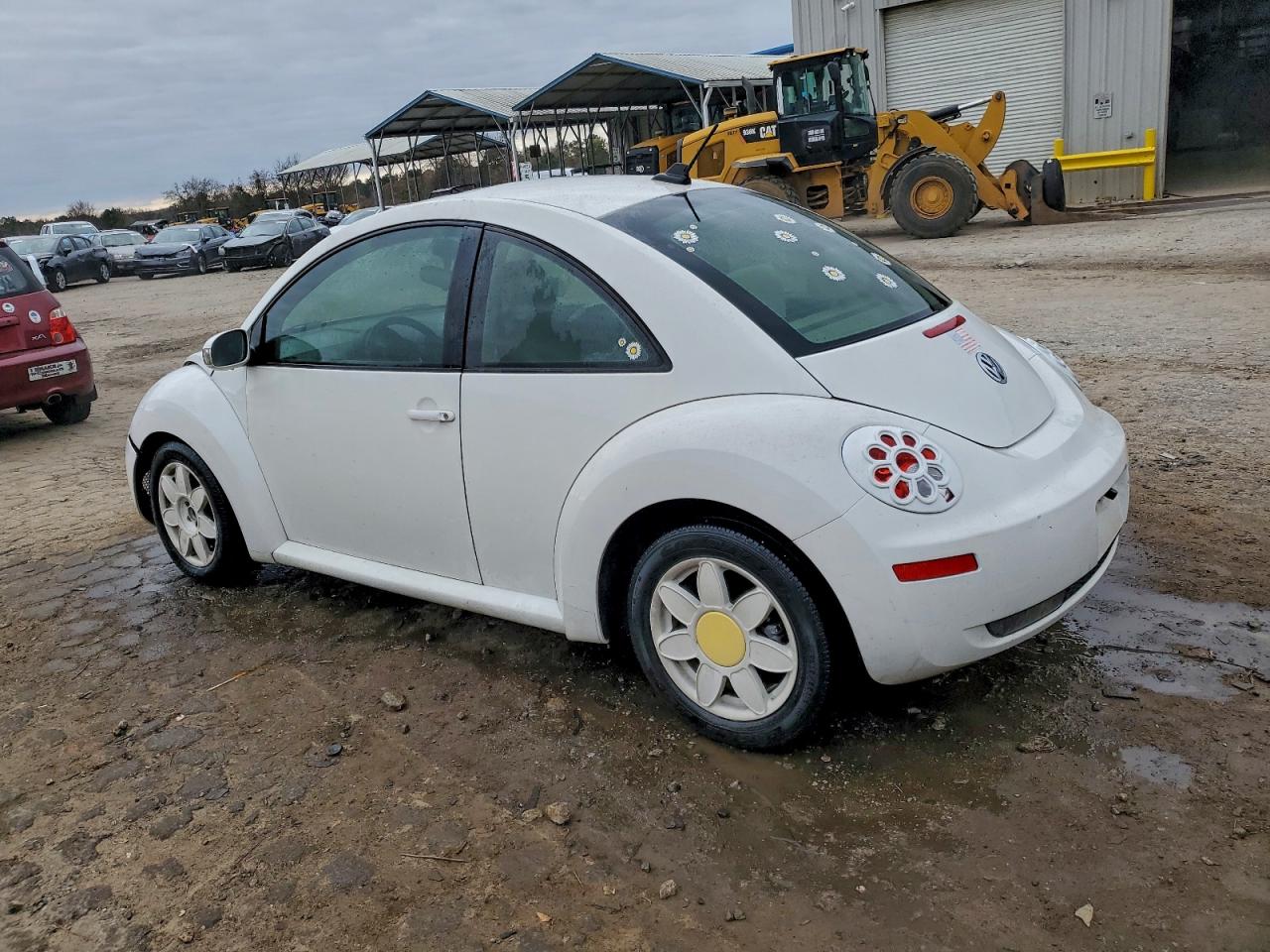 2010 VOLKSWAGEN NEW BEETLE photo 2