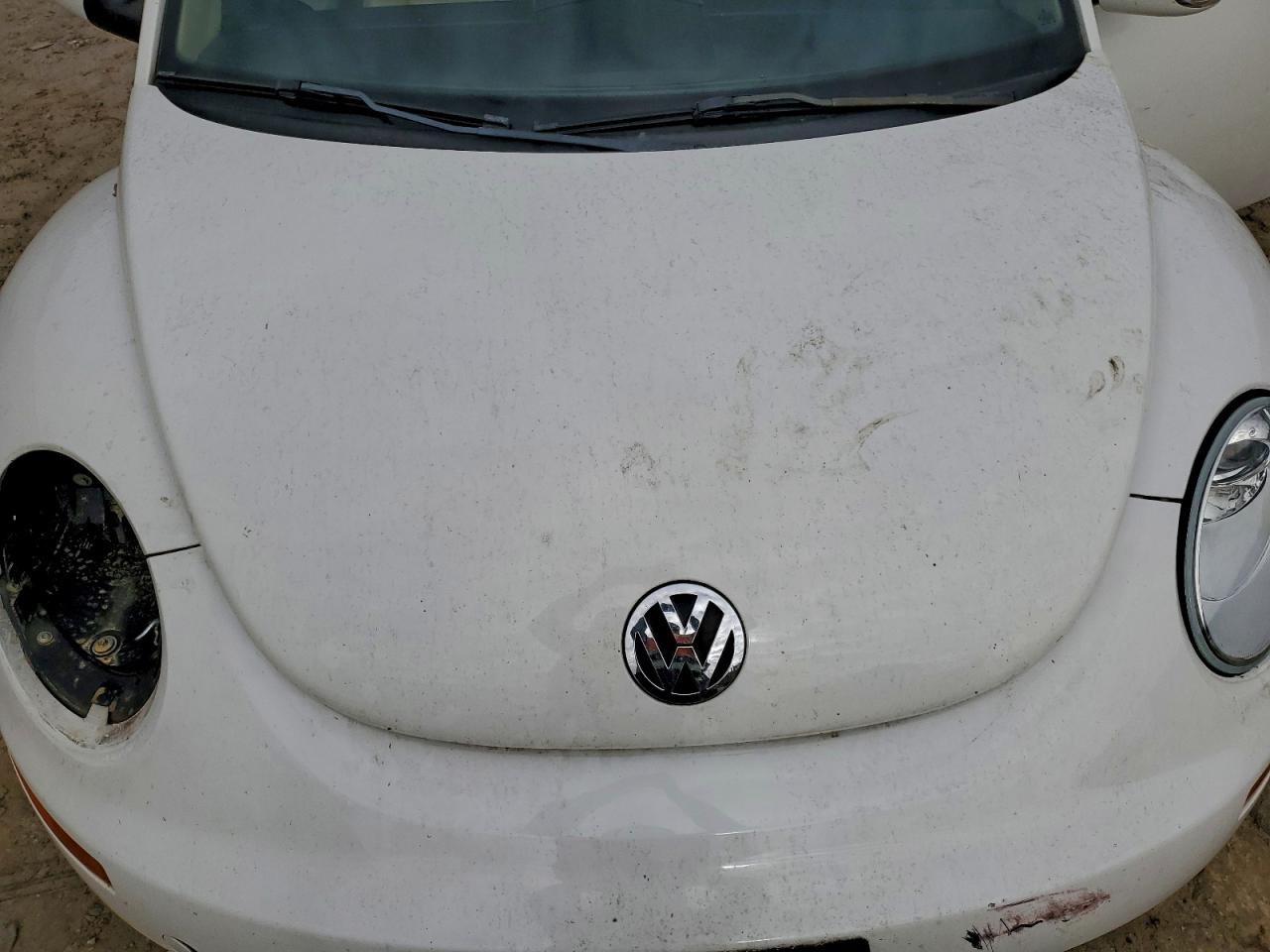 2010 VOLKSWAGEN NEW BEETLE photo 11