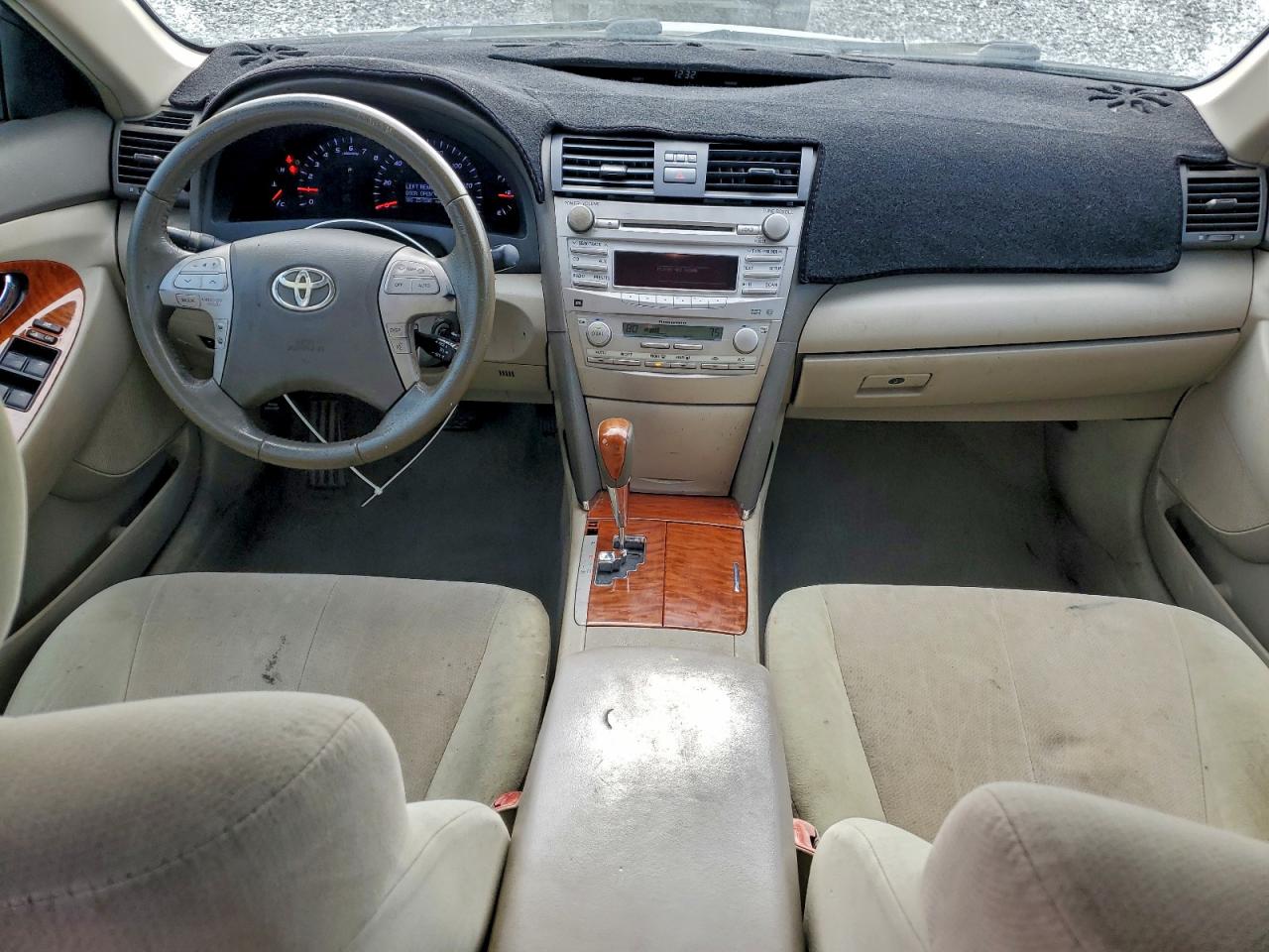 2010 TOYOTA CAMRY BASE photo 8
