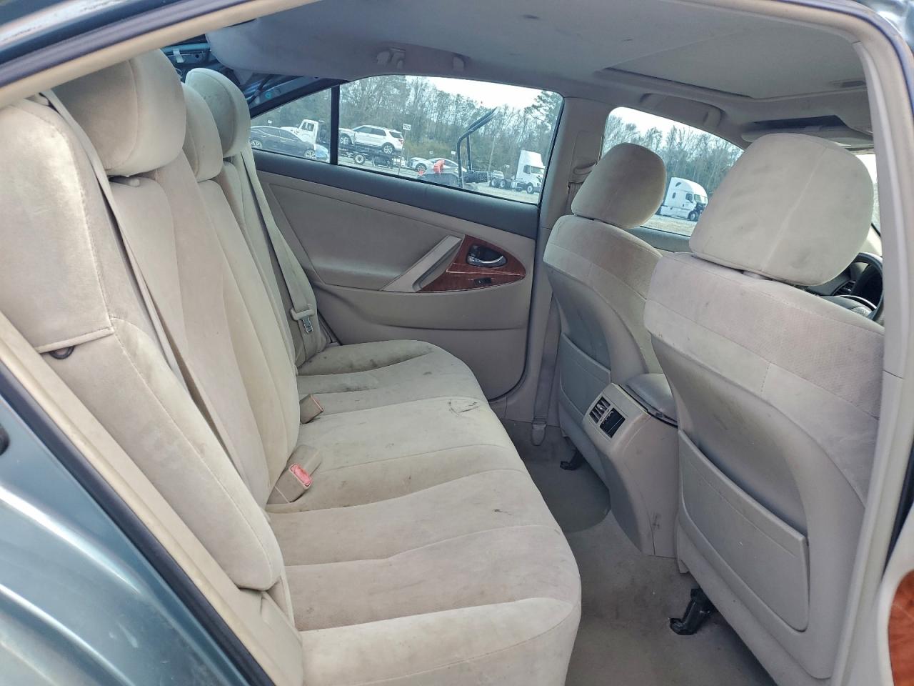 2010 TOYOTA CAMRY BASE photo 10