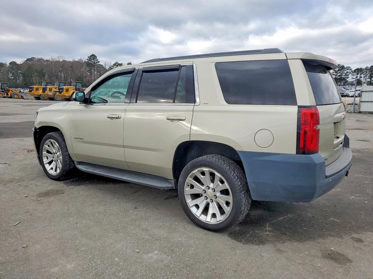 2016 CHEVROLET TAHOE K1500 LS photo 2