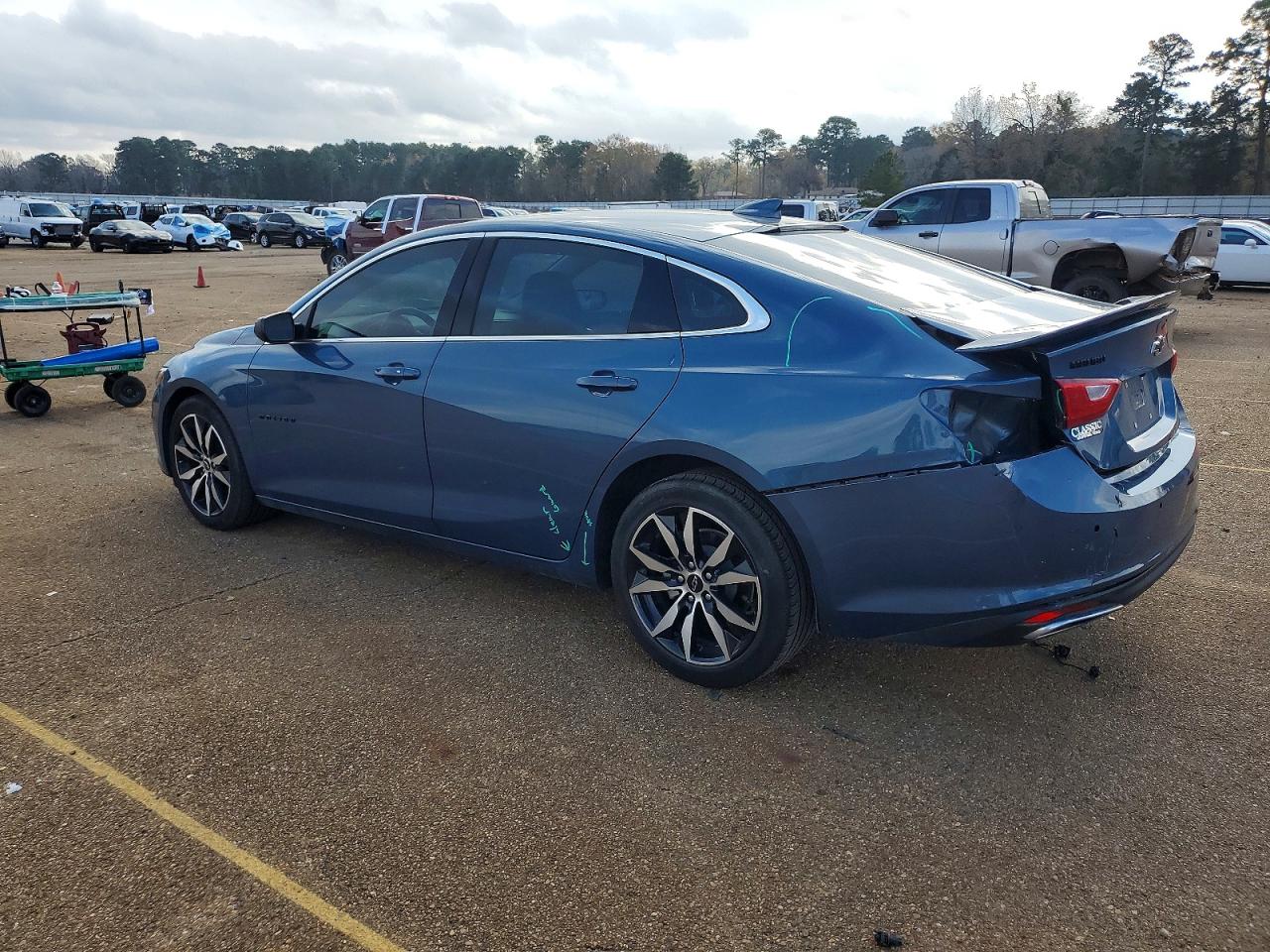 2024 CHEVROLET MALIBU RS photo 2