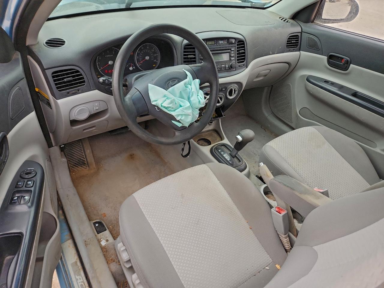 2008 HYUNDAI ACCENT GS photo 8