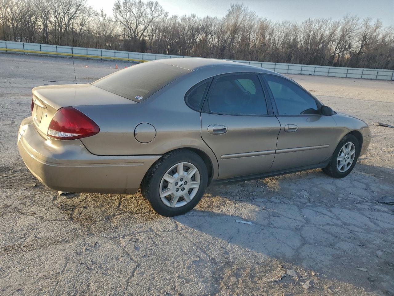 2007 FORD TAURUS SE photo 3