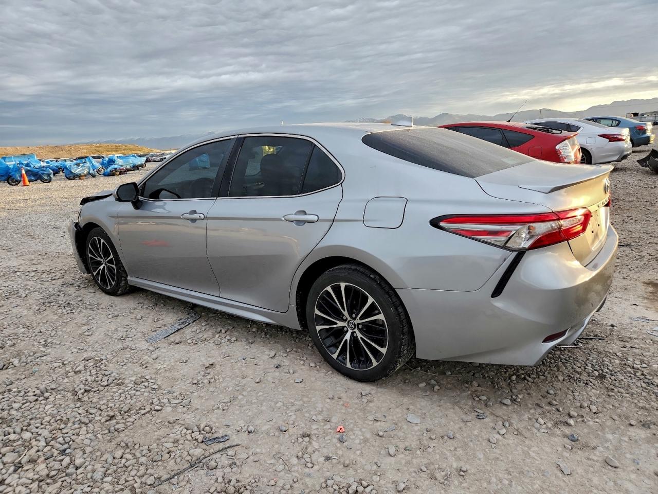 2019 TOYOTA CAMRY L photo 2