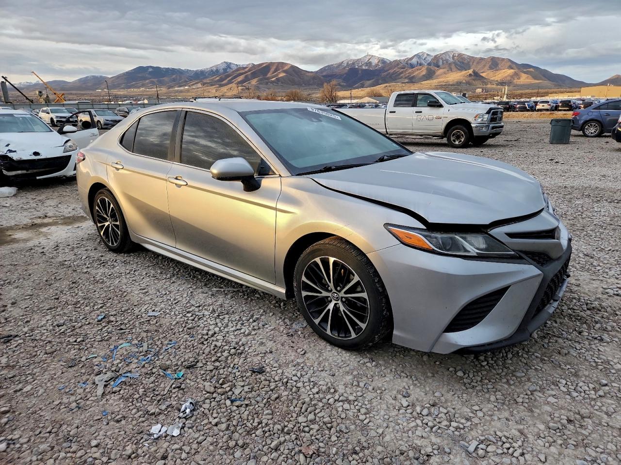 2019 TOYOTA CAMRY L photo 4
