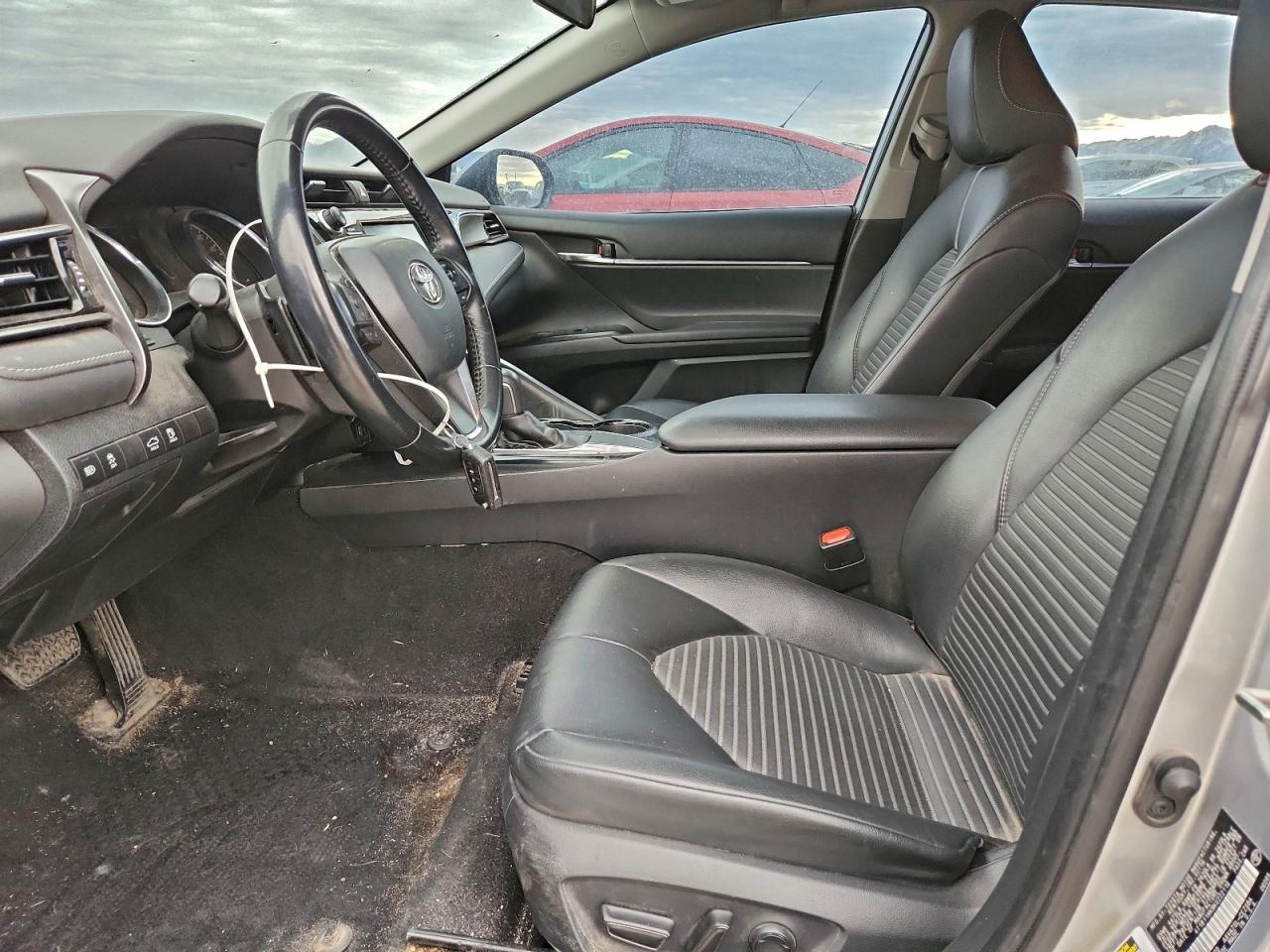 2019 TOYOTA CAMRY L photo 7