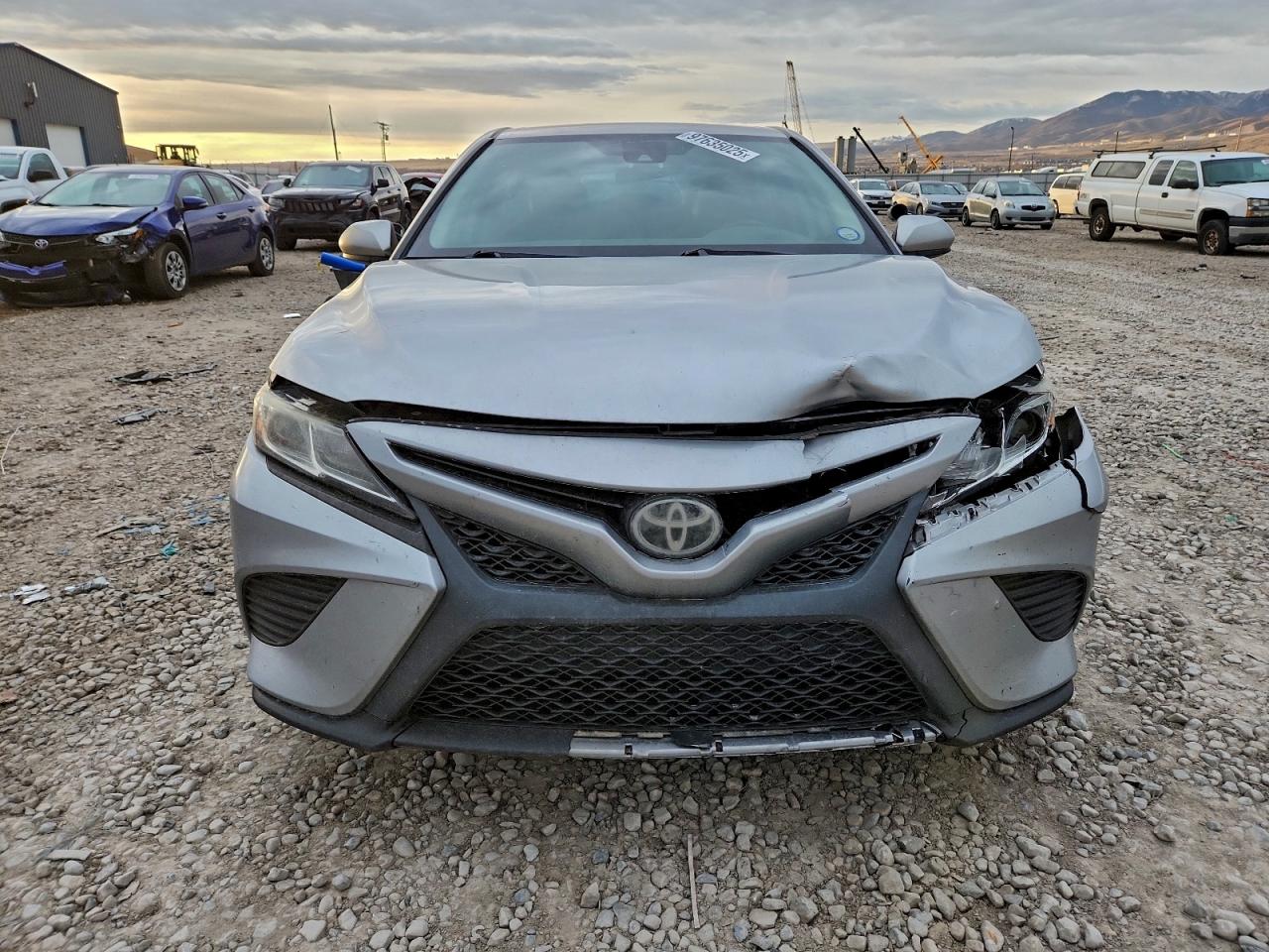 2019 TOYOTA CAMRY L photo 5