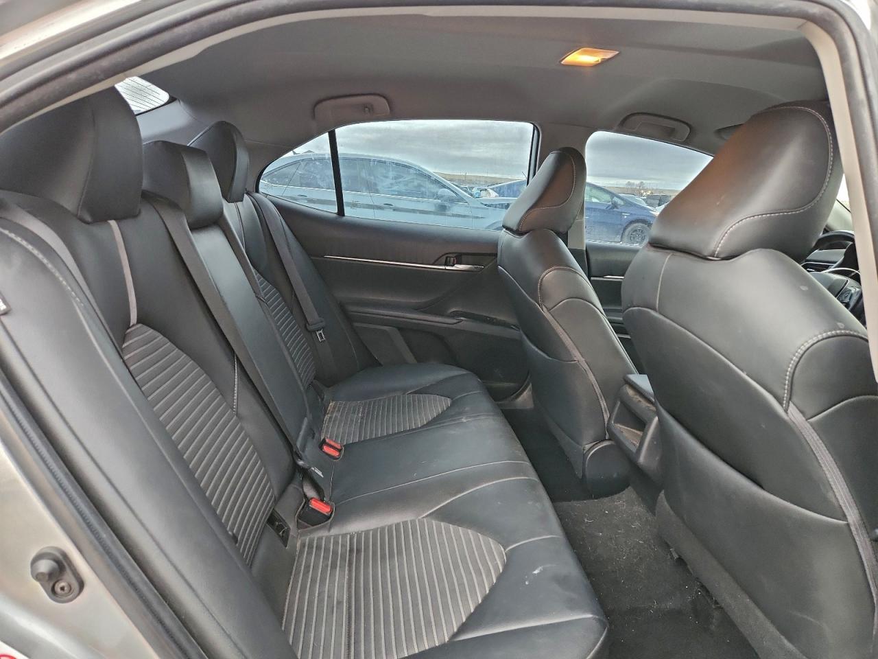 2019 TOYOTA CAMRY L photo 10