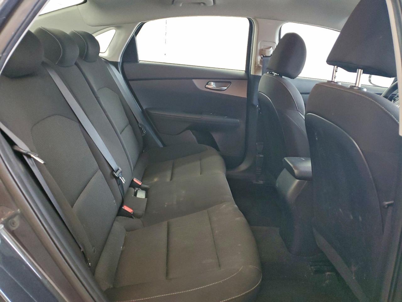 2021 KIA FORTE FE photo 10