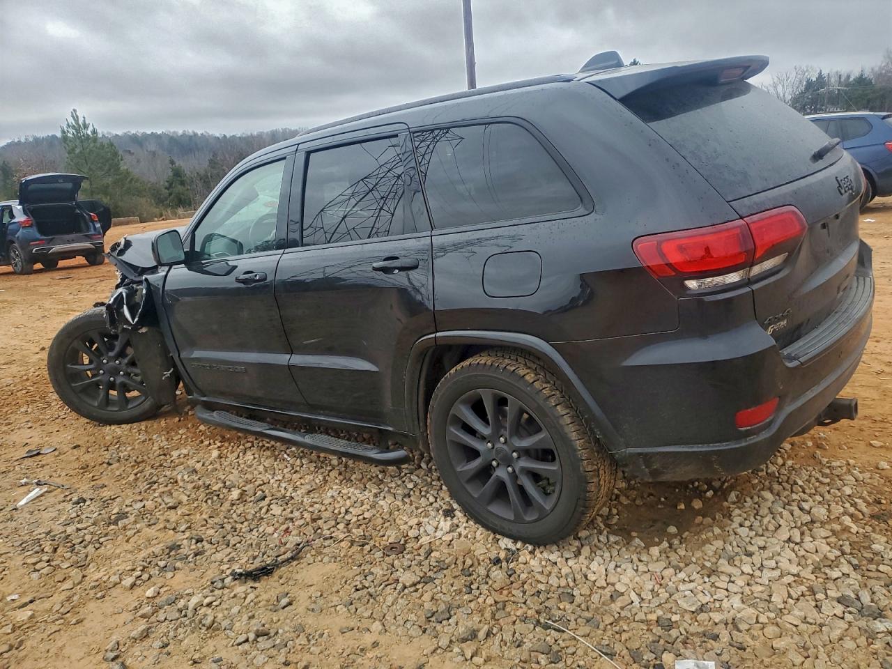2018 JEEP GRAND CHEROKEE LAREDO photo 2