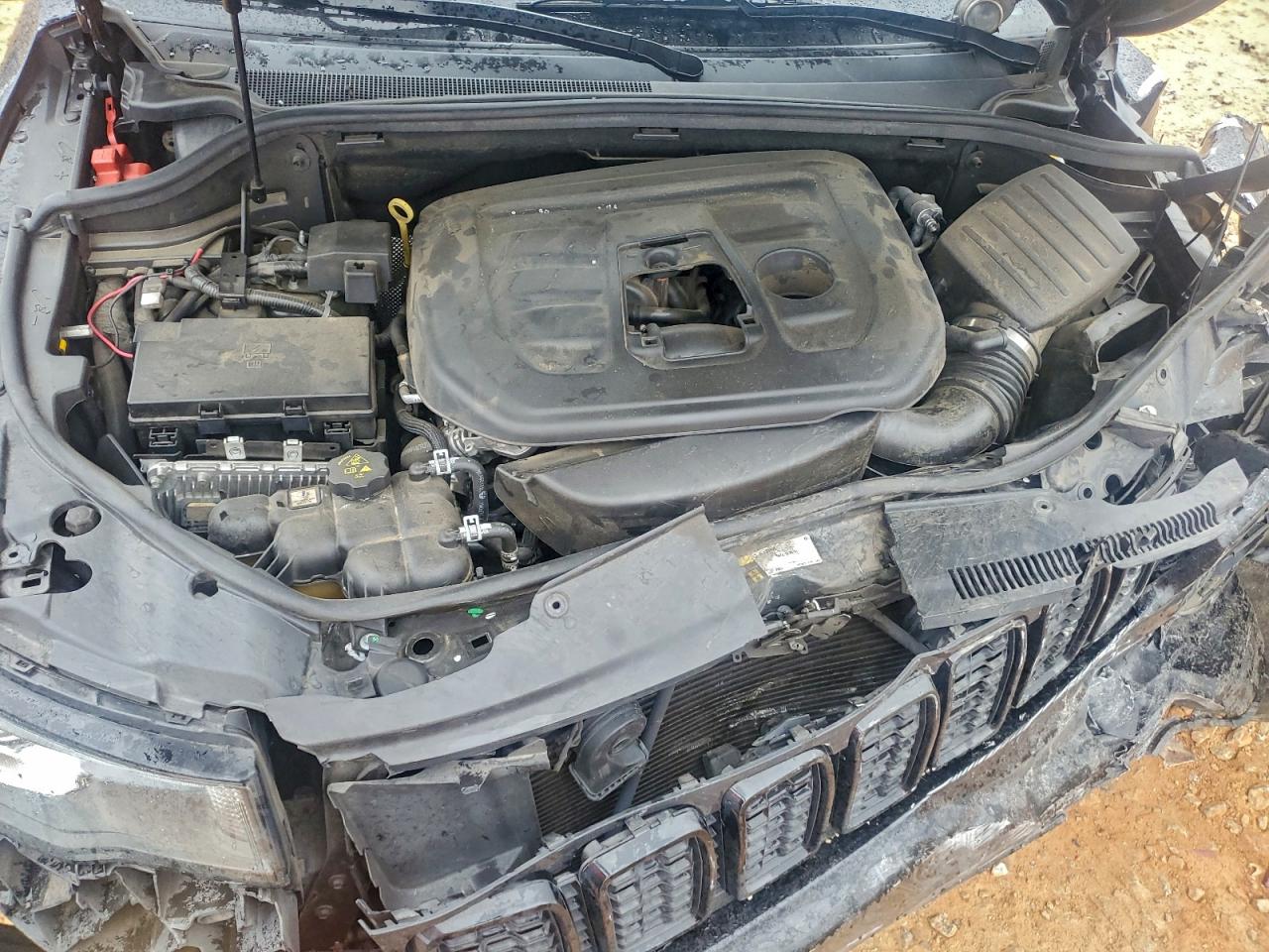 2018 JEEP GRAND CHEROKEE LAREDO photo 12