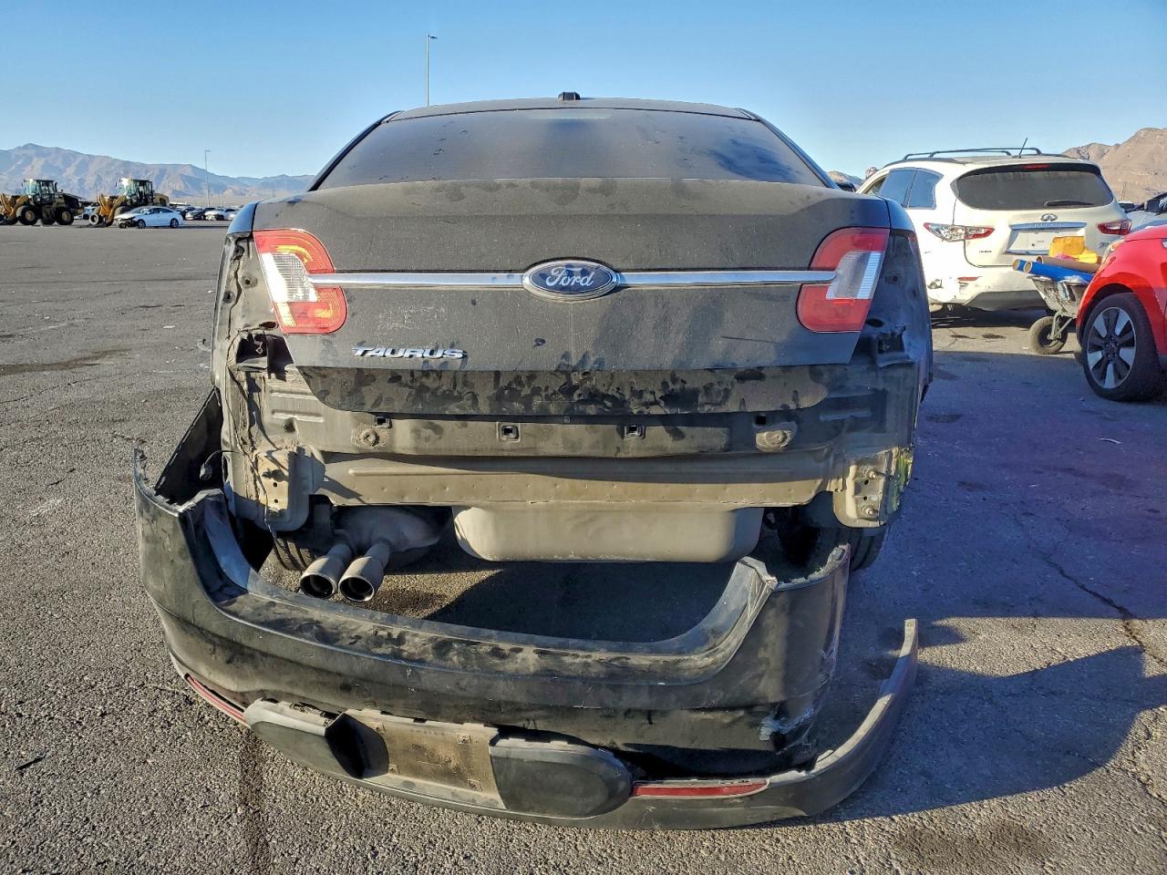 2010 FORD TAURUS SE photo 6
