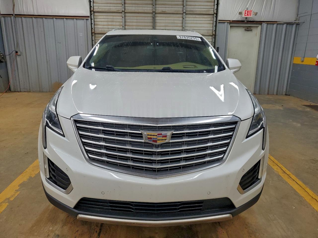 2017 CADILLAC XT5 PLATINUM photo 5