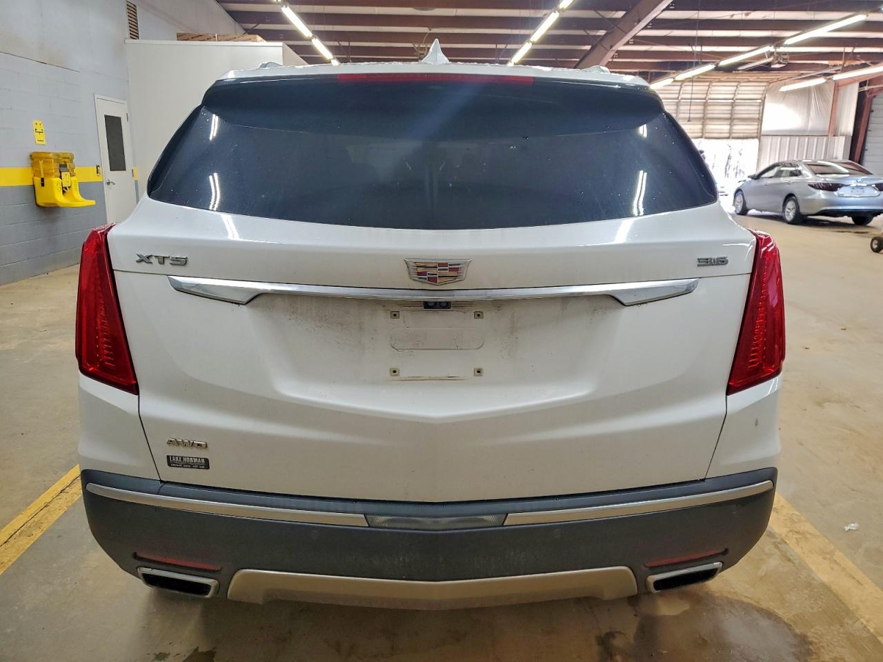 2017 CADILLAC XT5 PLATINUM photo 6