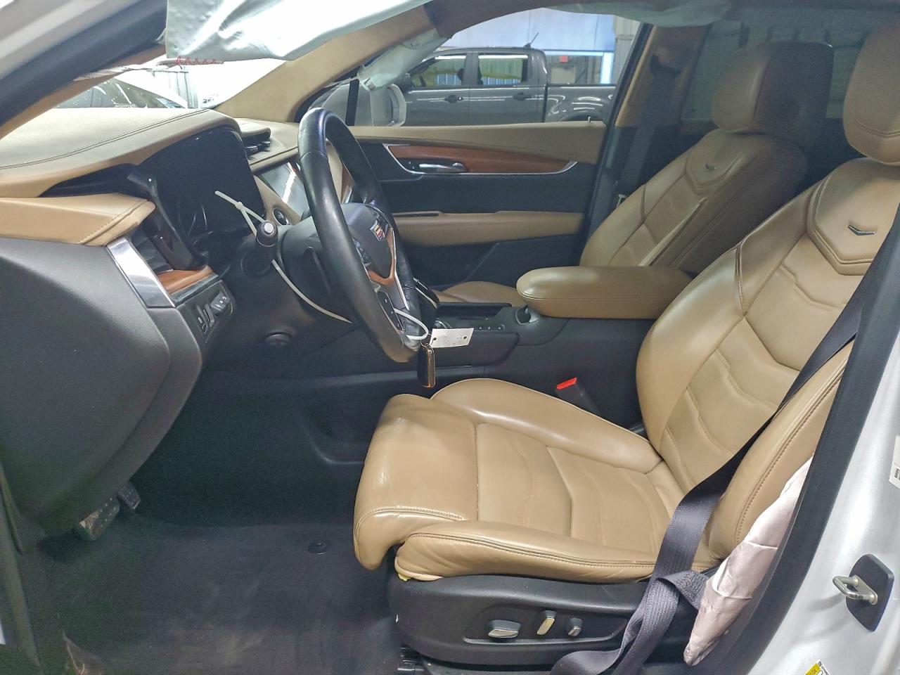 2017 CADILLAC XT5 PLATINUM photo 7