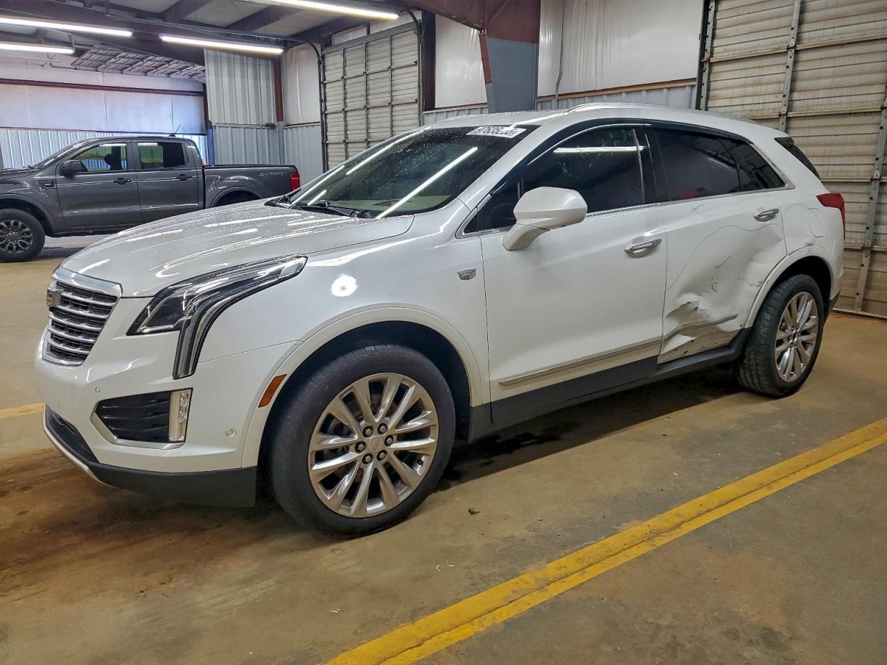 2017 CADILLAC XT5