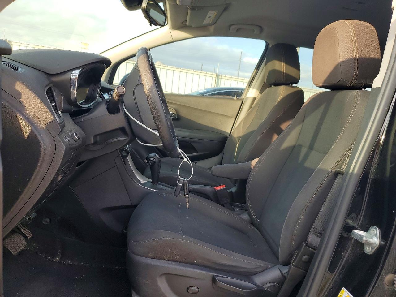 2017 CHEVROLET TRAX LS photo 7