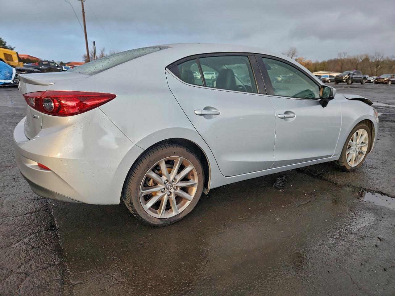 2018 MAZDA 3 TOURING photo 3