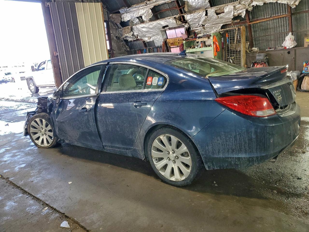 2011 BUICK REGAL CXL photo 2