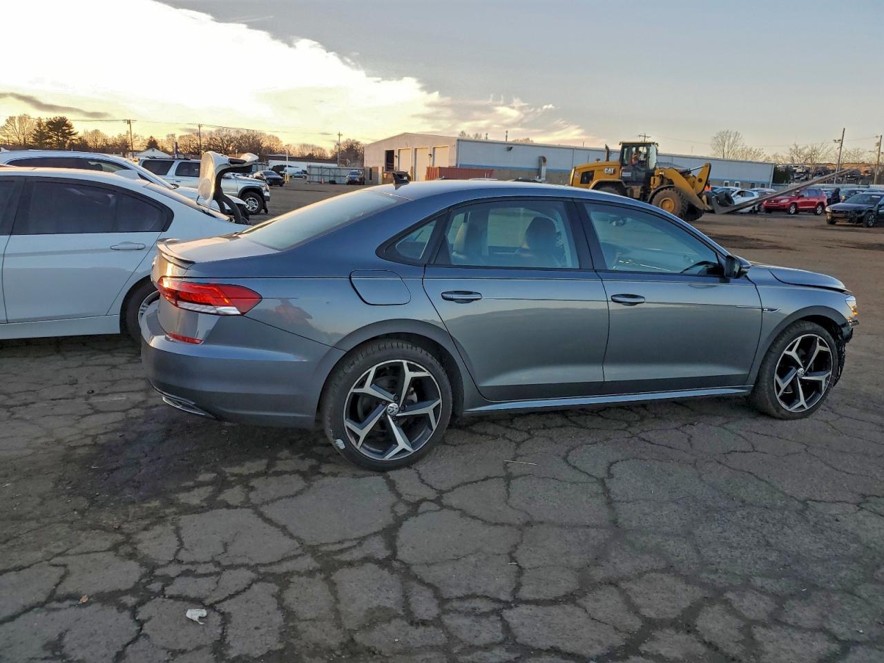 2020 VOLKSWAGEN PASSAT R-LINE photo 5