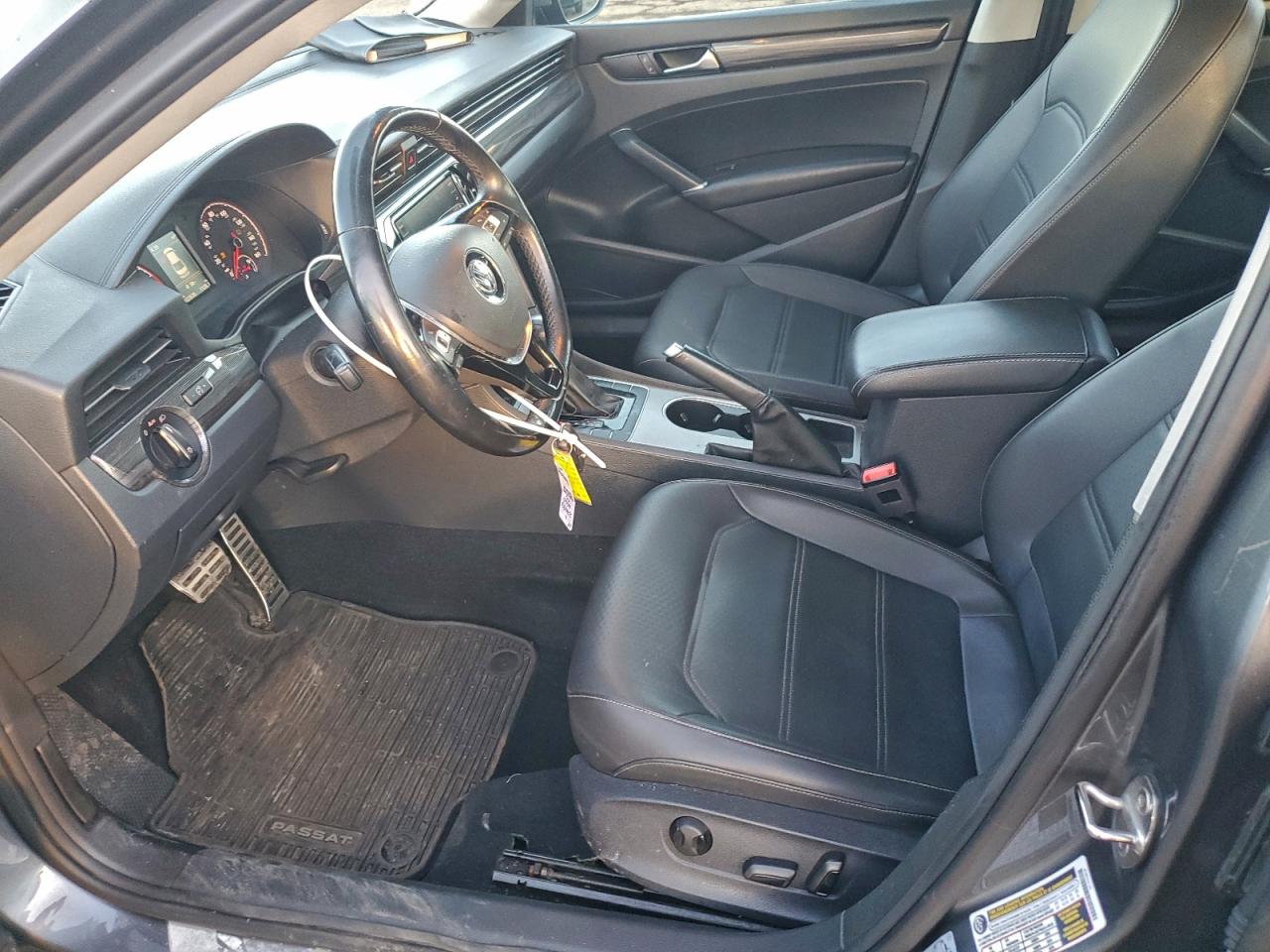 2020 VOLKSWAGEN PASSAT R-LINE photo 13