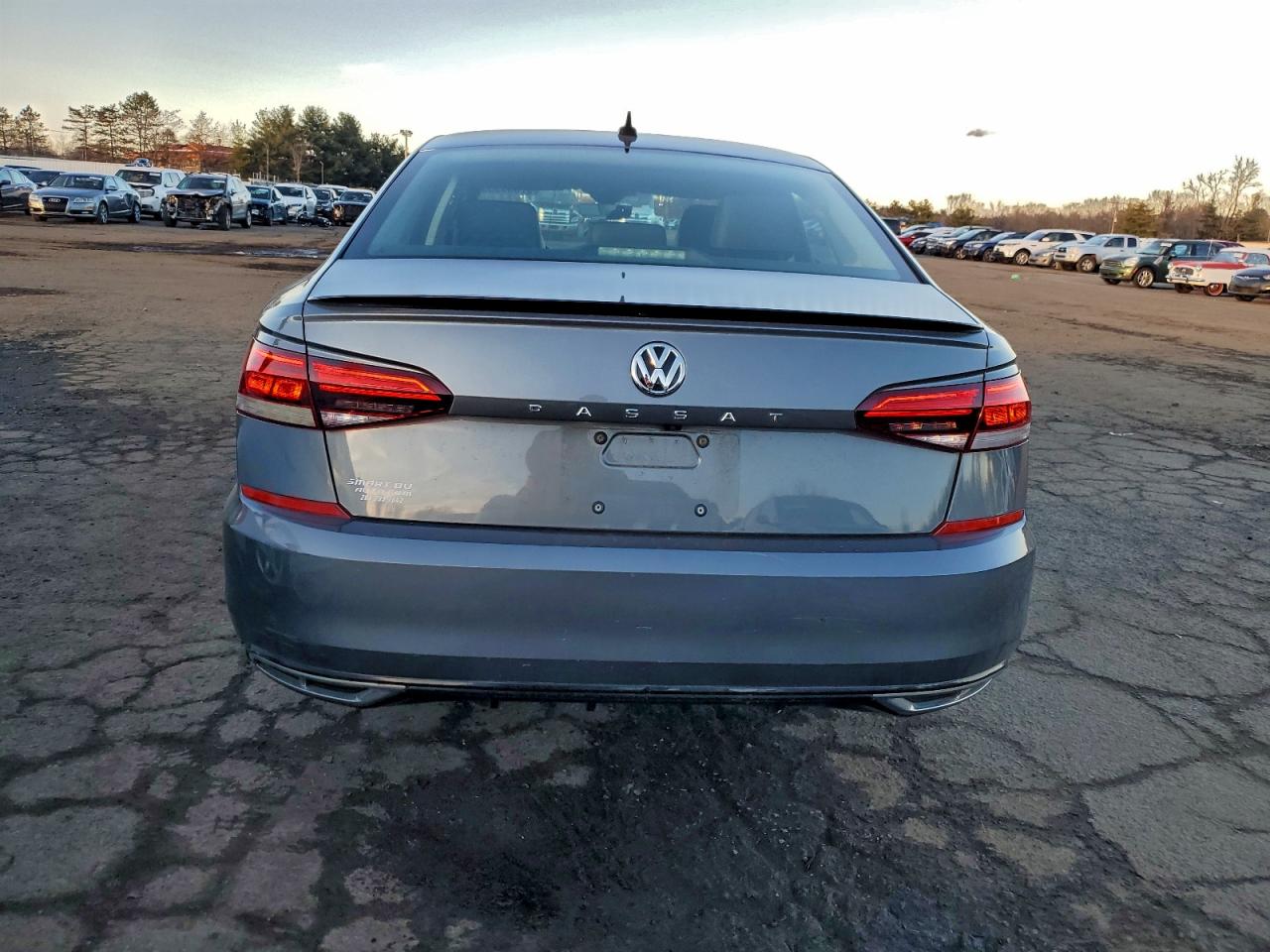 2020 VOLKSWAGEN PASSAT R-LINE photo 11
