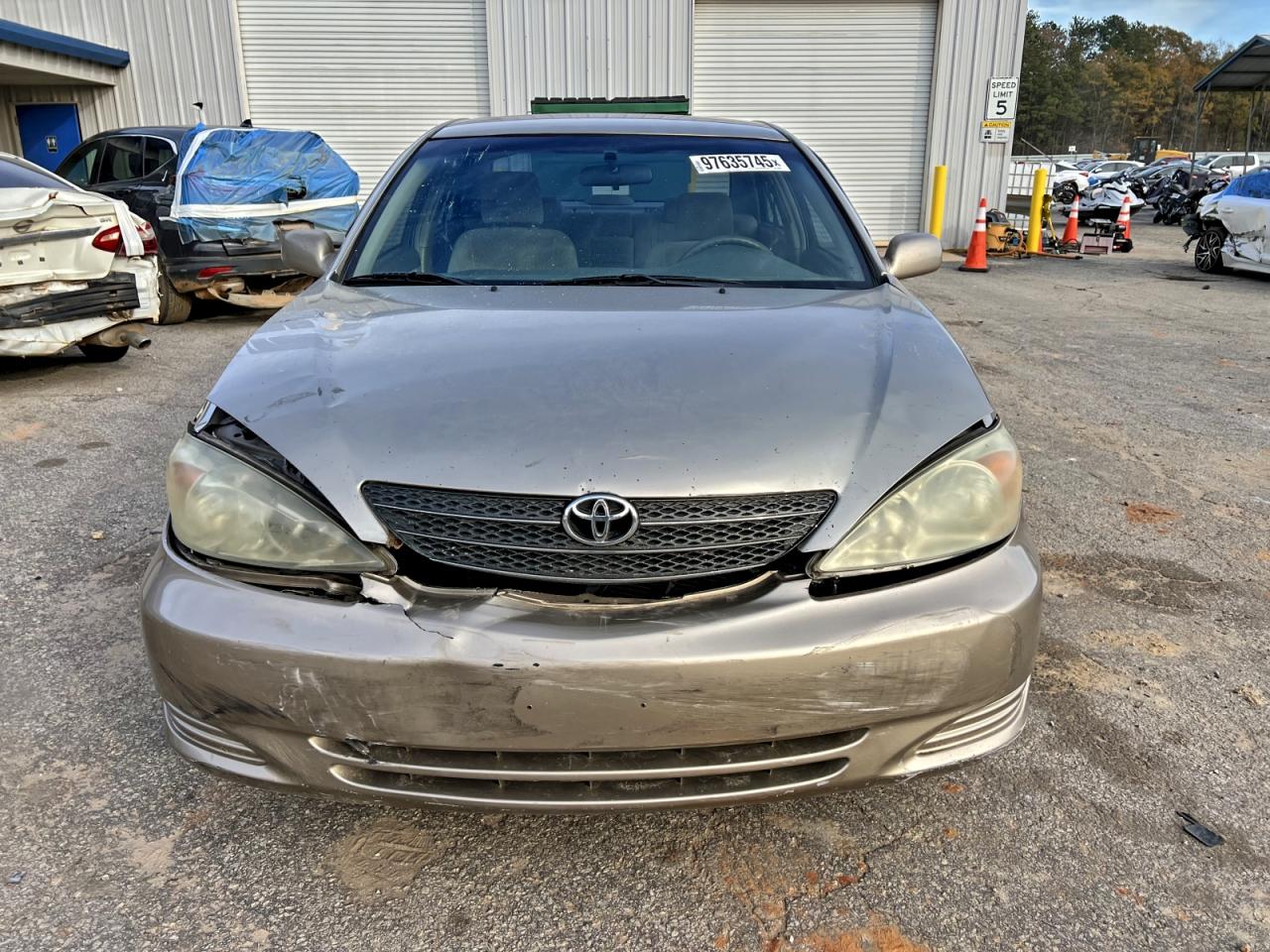 2003 TOYOTA CAMRY LE photo 5