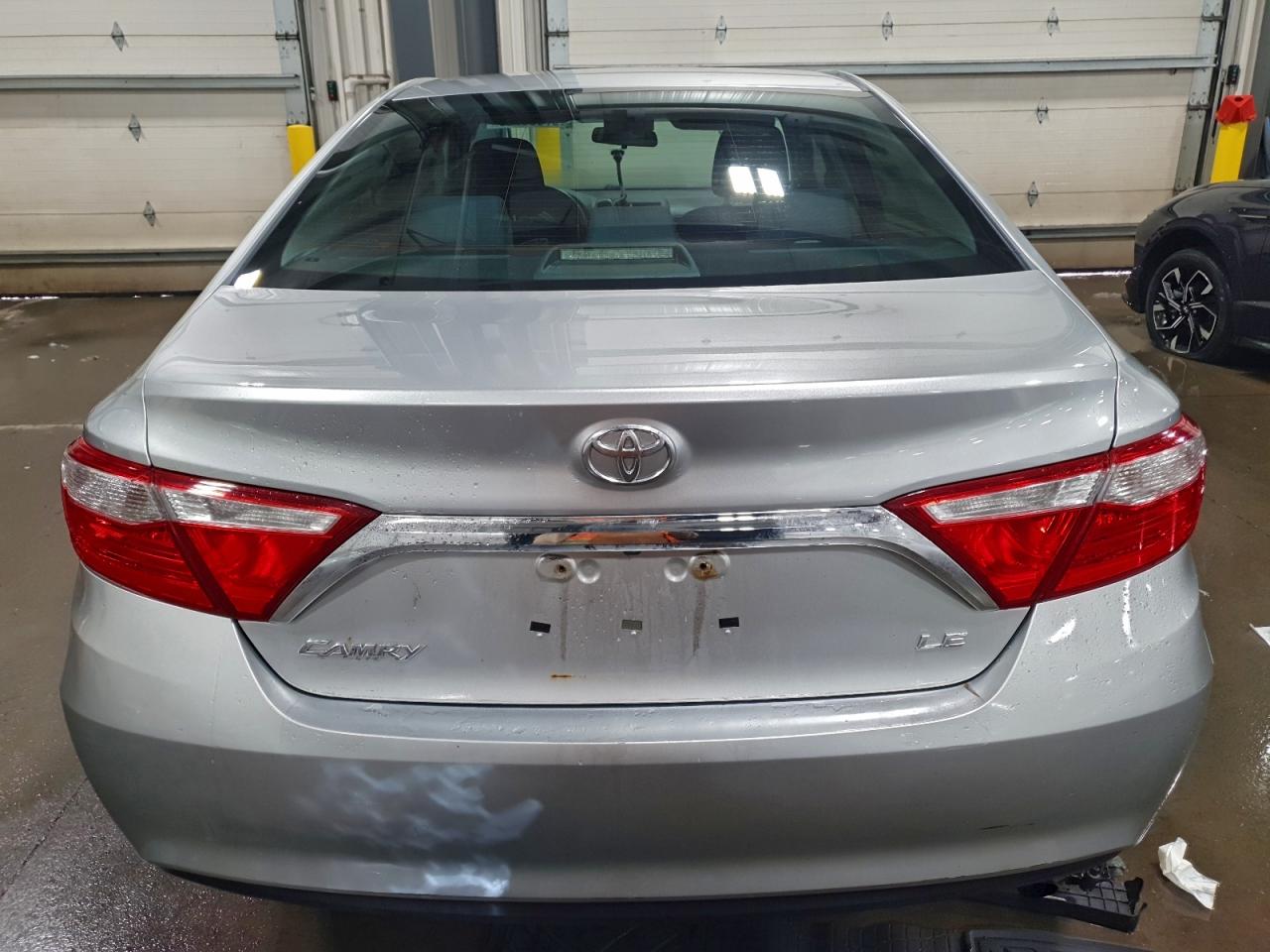 2016 TOYOTA CAMRY LE photo 11