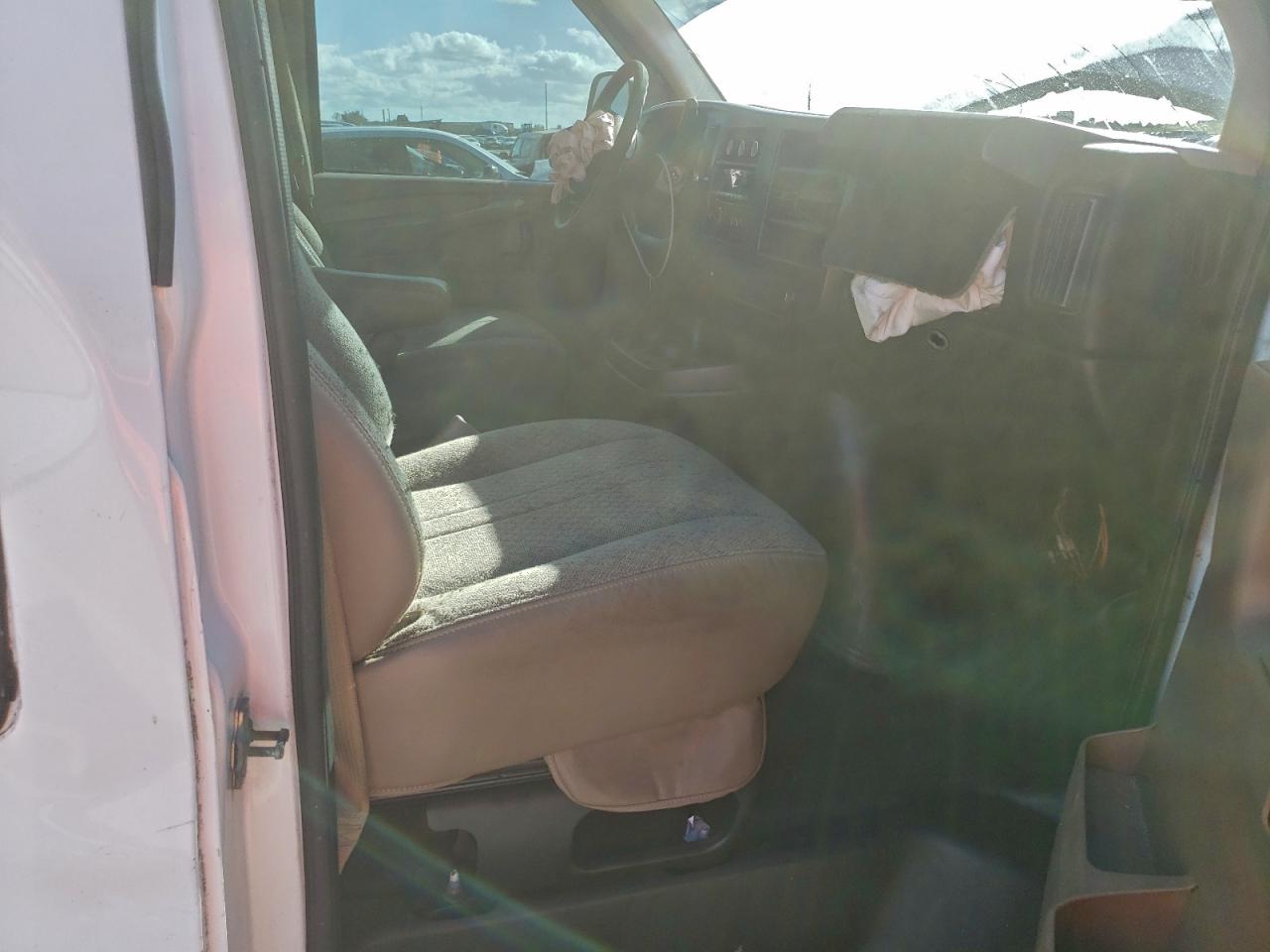 2014 GMC SAVANA G2500 photo 11