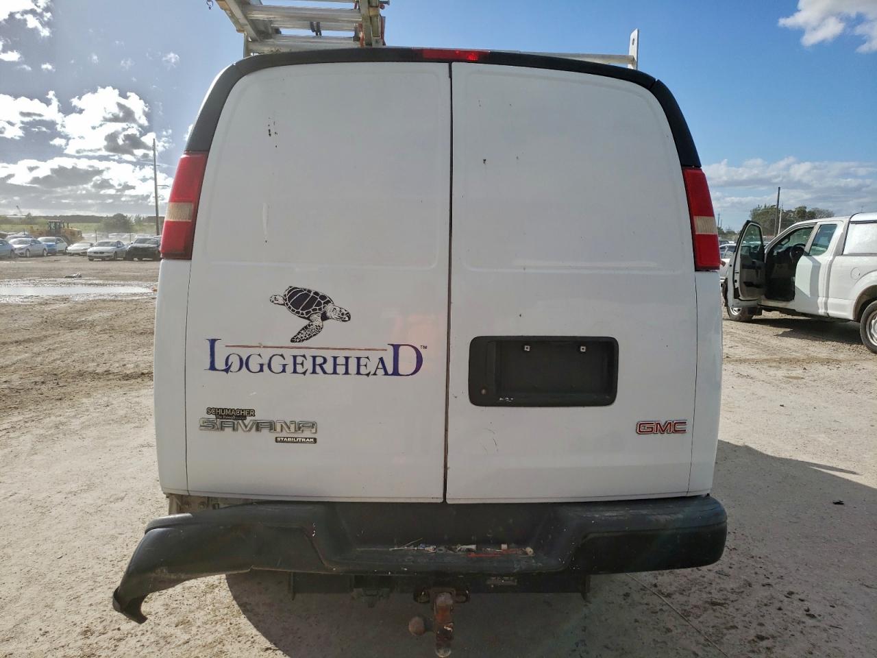 2014 GMC SAVANA G2500 photo 6